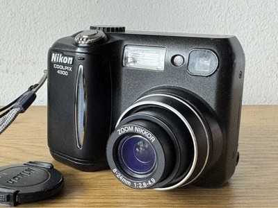 Nikon Coolpix 4300 getestet  4.0MP 3x Zoom Digitalkamera Nikon Flash 16MB 