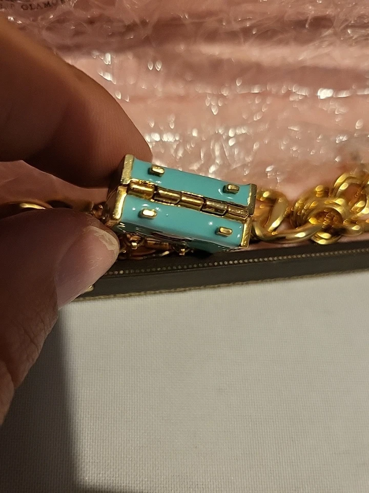 Pulsera Juicy Couture Oro Dije Vintage 1 Dije Viajeros del Mundo con Caja Original Foto 4 de 4