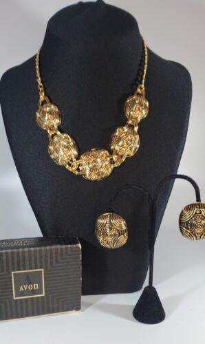 Vintage Avon Necklace And Matching Gold Tone Earri
