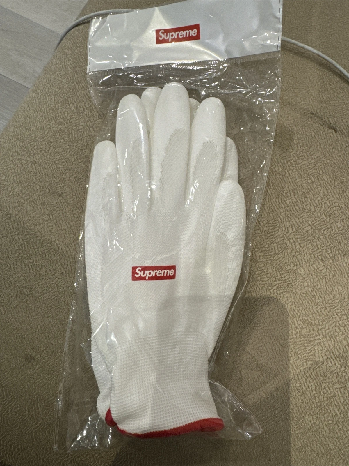 Boîte SUPREME logo gants de travail caoutchoutés caoutchouc FW20 taille unique neuf scellé dans un sac