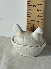Shackman  Miniature white hen on a nest ceramic salt cellar Japan