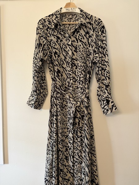 H&M Black/Beige Animal Print Collared Midi Shirt Dress Size M