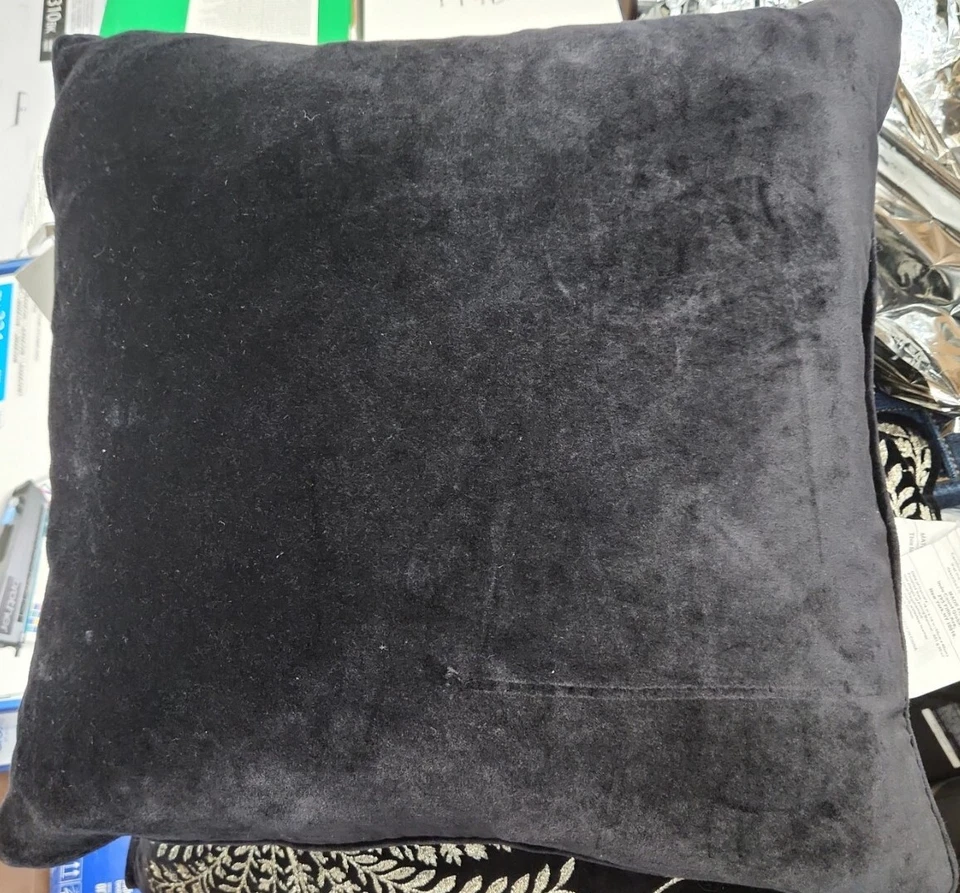 Lote de 2 Almohadas Decorativas Sanderson, 18" x 18" Foto 3 de 4