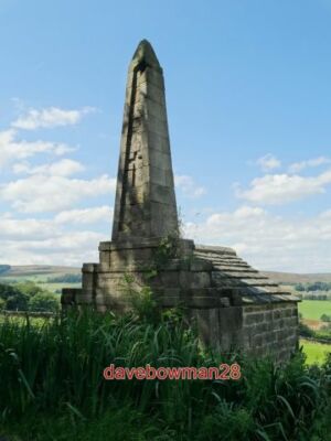 FOTO EDGEFIELD OBELISK VON REISSTEINSTRASSE DIESES UNGEWÖHNLICHE DENKMAL WURDE IN OVE GEBAUT
