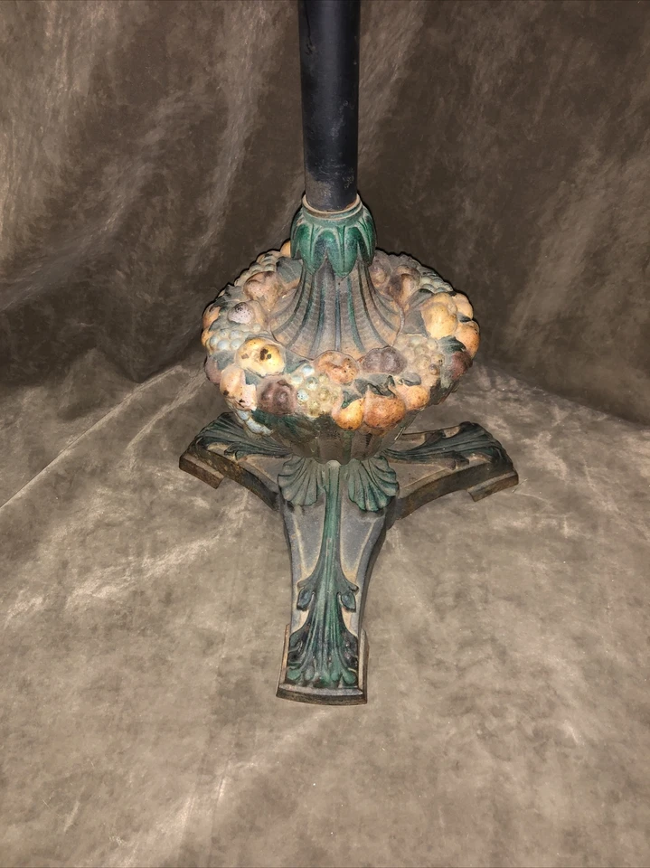 Mesa suporte para fumar Bradley & Hubbard 1900 ferro fundido e latão - Imagem 2 de 4