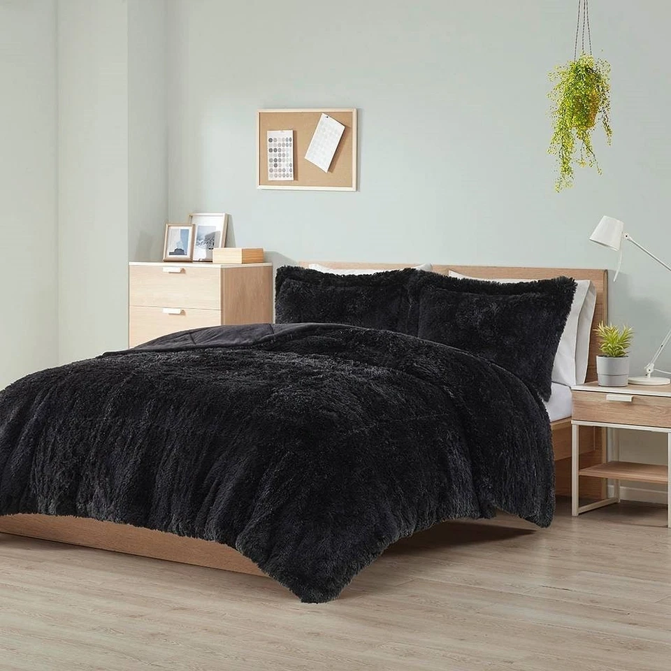 King/CAL King Black Soft Sherpa Faux Fur 3-Piece Comforter Set with Pillow Shams - Image 3 of 3