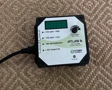Titan Controls Atlas 3 - Day/Night CO2 Monitor/Room Controller