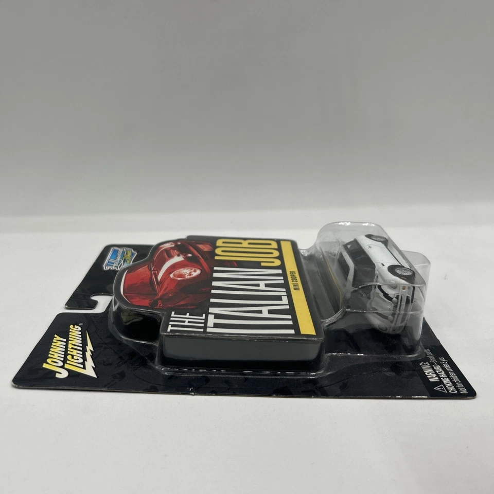 Johnny Lightning The Italian Job Mini Cooper 1/64 Car New - Image 3 of 4