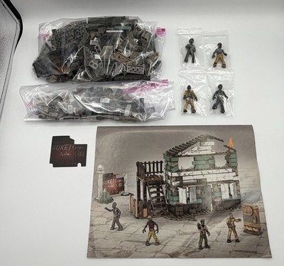 Mega Bloks Call of Duty Zombies Nuketown DPW85 99% Complete w Minifigures Manual