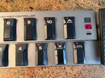 Buy Roland FC-200 MIDI Foot Controller w/ Expression Pedal. online