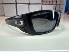  OO9096-05 Mens Oakley Fuel Cell Polarized Sunglasses- Black/Gray 785