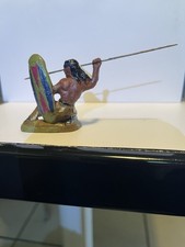 Vollmassefigur Lineol vor 1945 Wild West Indianer mit Schild und Speer kniend