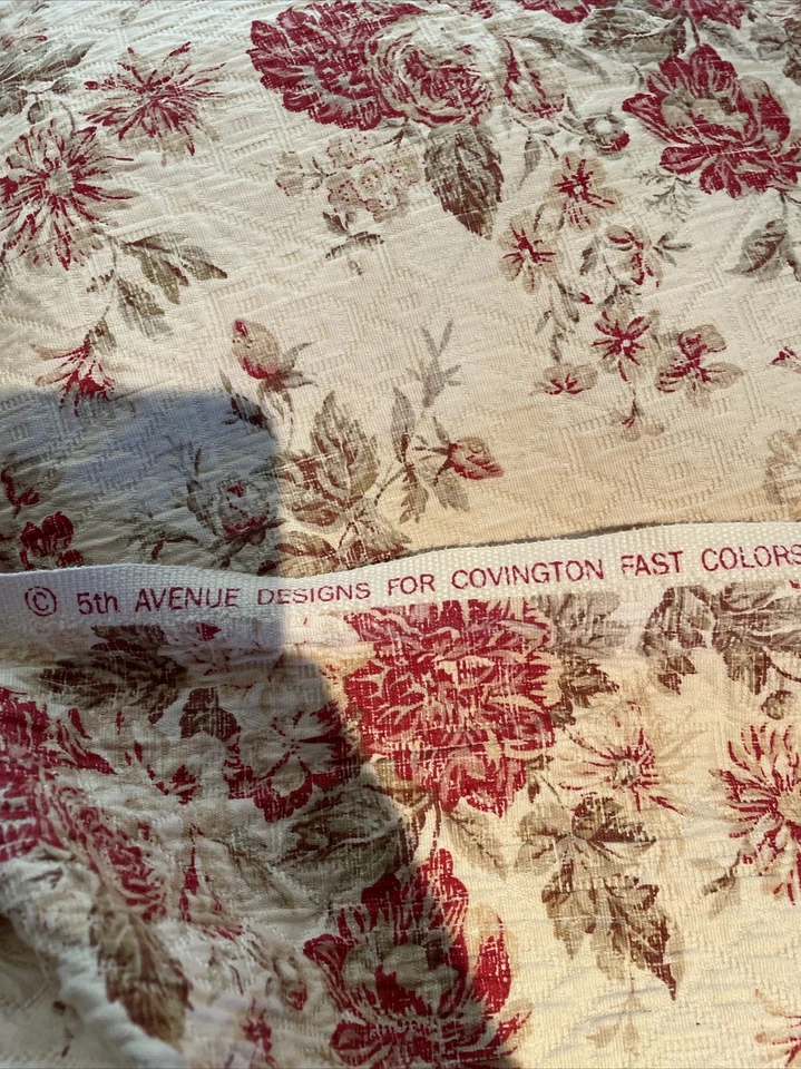 Fondo Beige PRE-ACOLCHADO Floral 8 Yardas Algunos Desvanecimientos Prelavado Foto 2 de 4