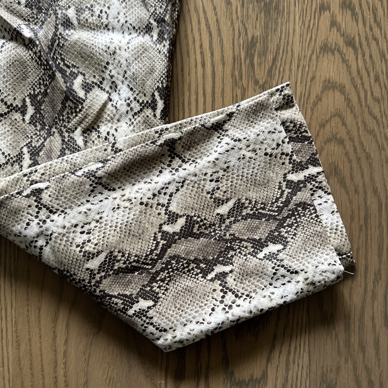 WILD HONEY Pants Size Small  Python snake print - image 2