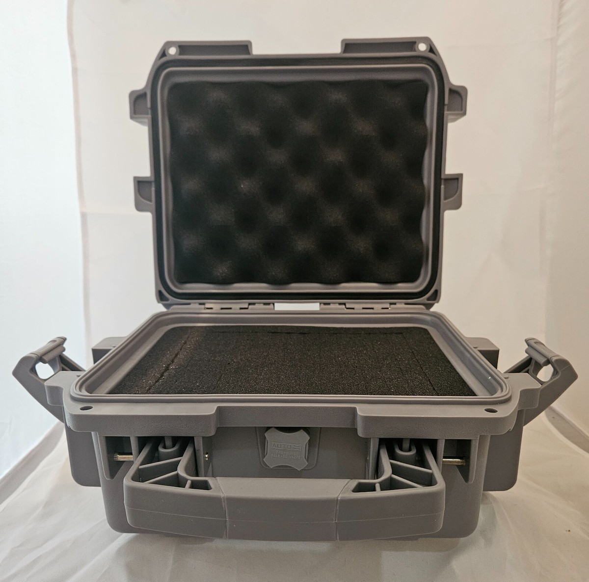 Invicta P&H Hard Air Tight Waterproof Carrying Case for Fragile