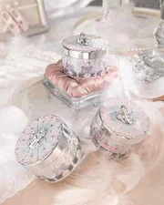 Flower Knows Swan Ballet Music box Loose Setting Powder NEW IN BOX