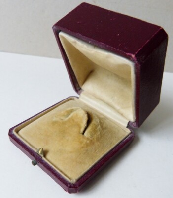 Écrin à Bijoux Ancien En Cuir Vincent D'Avignon - Boîte Pour Broche Ou Pendentif