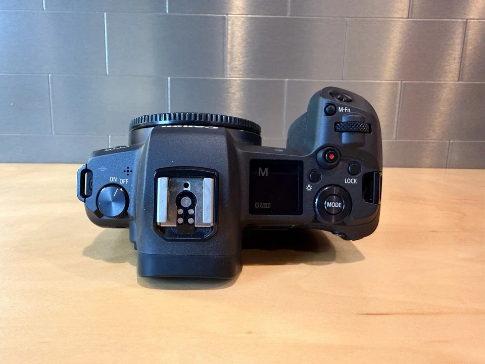 Canon EOS R Mirrorless Camera Body – Very Lightly Used – Excellent Condition - Image 3 of 4