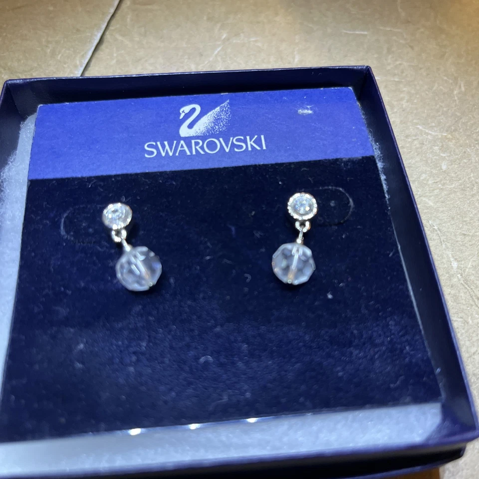 Brincos pendentes de cristal Swarovski ouro 14K com gota de cristal - Imagem 2 de 4