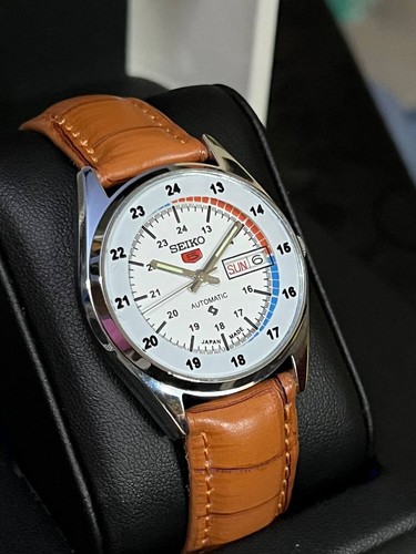 Refurbished Seiko 5 White Dial Vintage Men's Watch Japan Movement 36mm