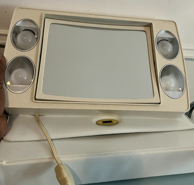 Vintage Electronic Mirror Go Lightly Side Light, White Make-Up Mirror, Preowned.