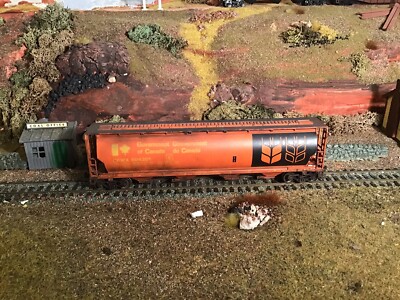 Bachmann Ho Scale Cylinder Grain Hopper Government of Canada Weathered