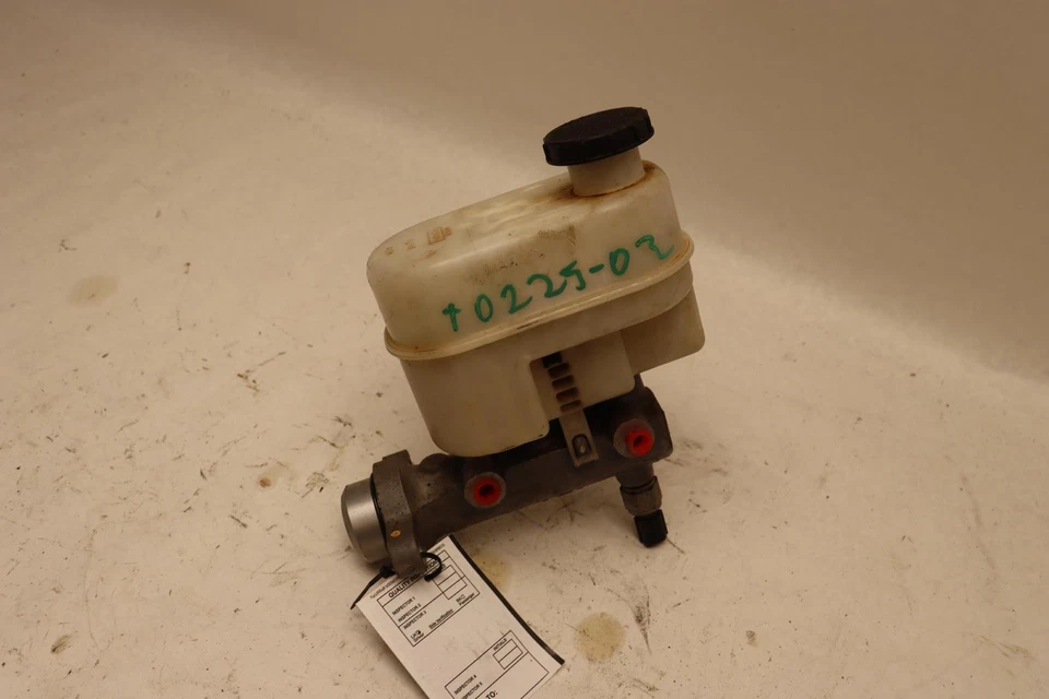 Ford E350 Super Duty 2008 freno eléctrico cilindro maestro con depósito OEM Foto 3 de 4