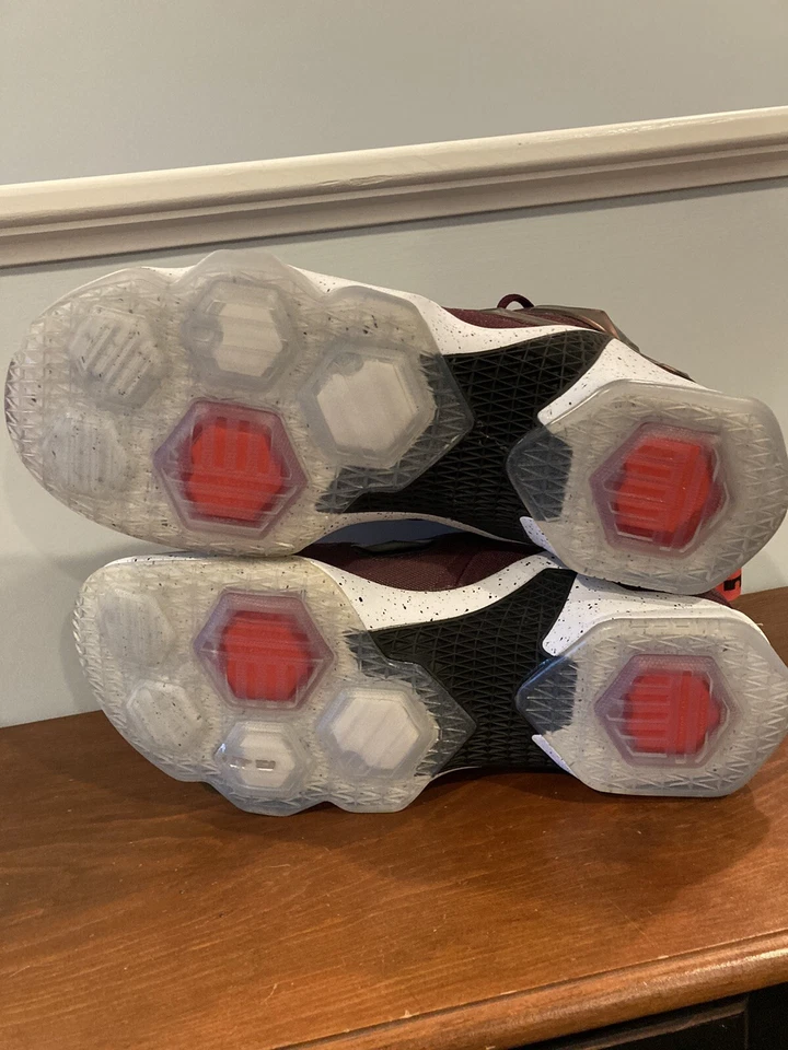 Lebron 13 Mulberry- Size 12 - Imagem 2 de 2