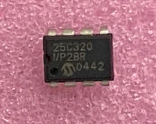 Microchip 25C320 32K bus serial EEPROM Integrated Circuit