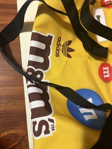 Adidas/M&Ms Zippered Duffle Bag/Travel /NEW YORK CITIES/ Large /Multicolor Logos - Picture 6 of 6