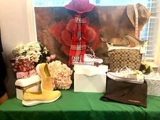 Size 9 - Converse Chuck Taylor All Star Low Optic White