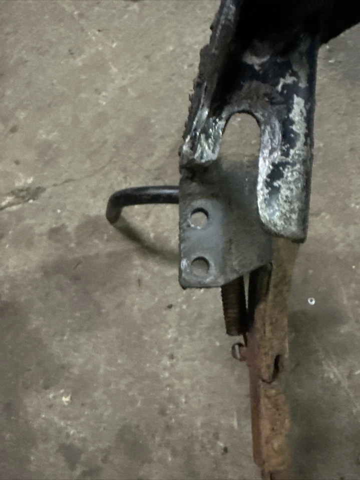 Barra reposapiés Yamaha CS1 180 Bonanza 1968 original con soporte lateral original Ycs1 Foto 3 de 4