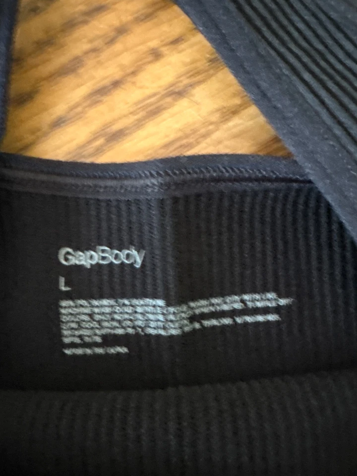 Sujetador inalámbrico GAP Body sin costuras acanalado Bralette Gap (negro) Talla: Grande Nuevo con etiquetas Foto 4 de 4