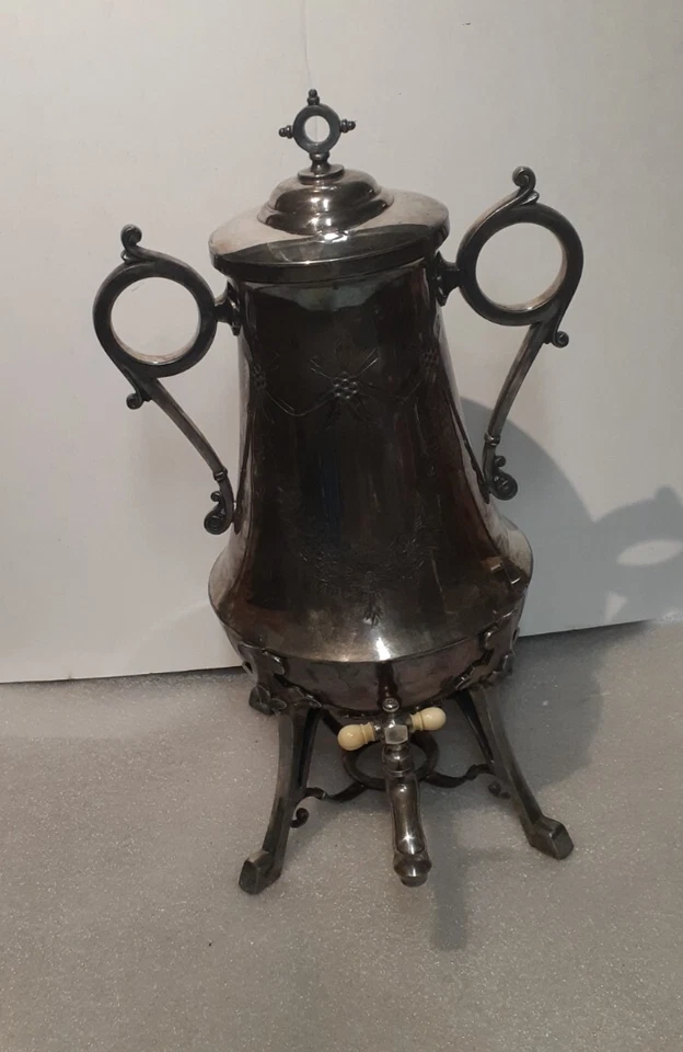 "Antigua urna de café Samovar Simpson Hall Miller placa aguda plateada 16"" de alto" Foto 3 de 4