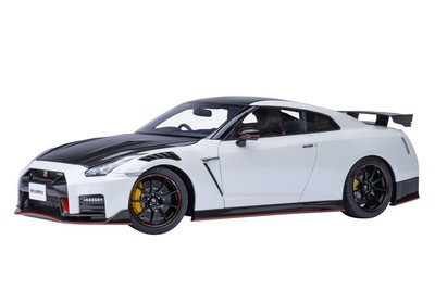 オートアート1/18 日産GT-R R35 ニスモ スペシャル ホワイトパール
