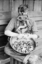 U.S. SOLDIER WEARING A GAS MASK CAMP KEARNY 12x18 GLOSSY PHOTO PRINT