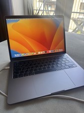MacBook Pro 13 Inch 2017 550GB 16GB RAM I7