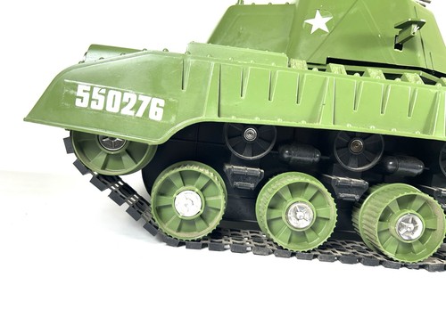 Vintage 1960’s Tiger Joe Tank by Deluxe Reading W/ Remote Control - Picture 10 of 17
