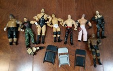 Lot Of 8 2003-2004 WWE JAKKS Pacific Wrestling Action Figures Loose And Chairs
