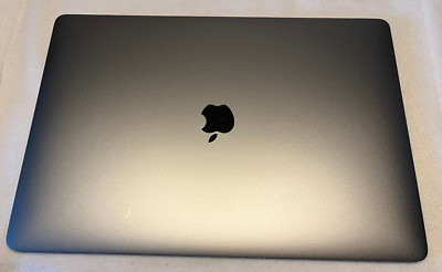 Apple MacBook Pro 15,4  TOUCHBAR  i7 2,6 Ghz 256 GB SSD 16 GB Ram Radeon Pro 450