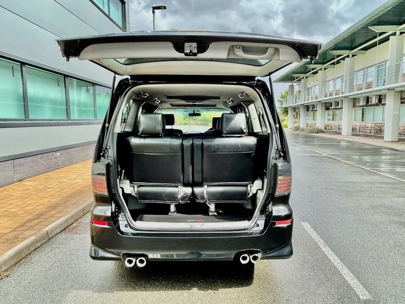 Unique Toyota Alphard, Full Toyota Racing Design (TRD) Body Kit, Twin Duel Exhaust