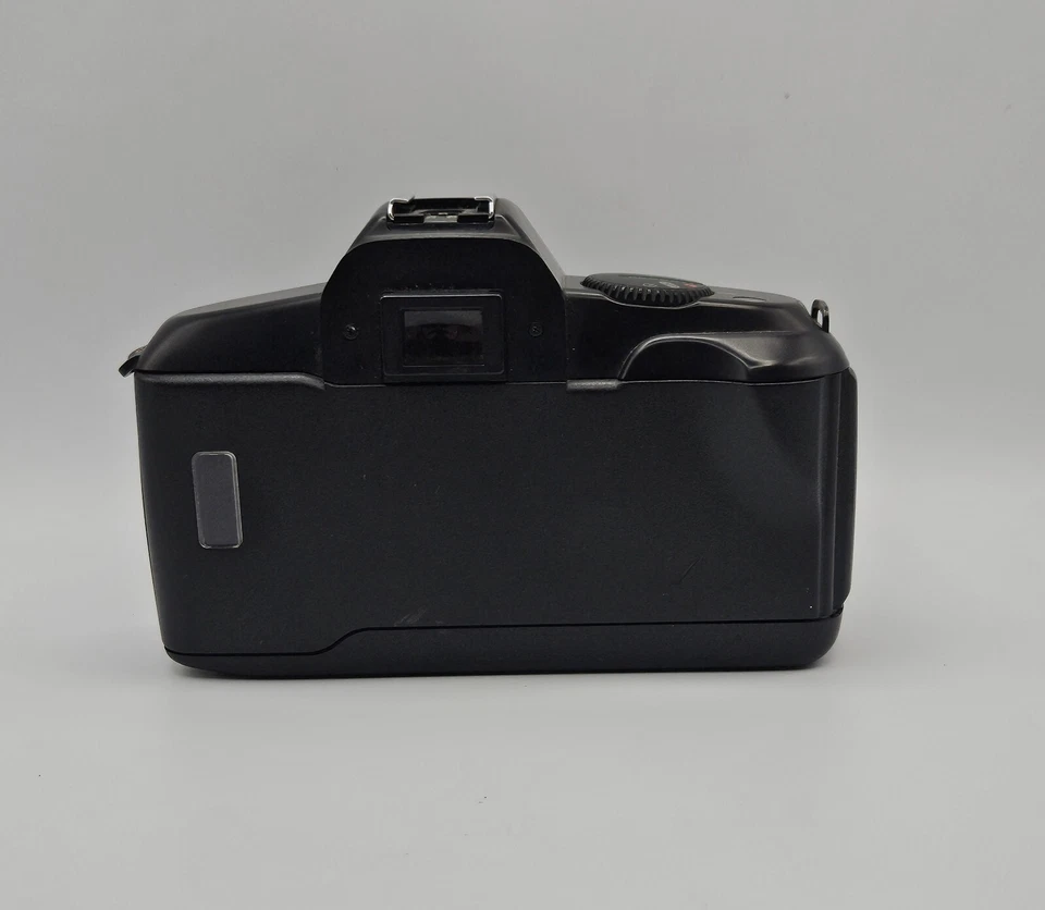 Cuerpo de cámara réflex Canon EOS 850 35mm vintage probado para trabajar mecánicamente Foto 4 de 4