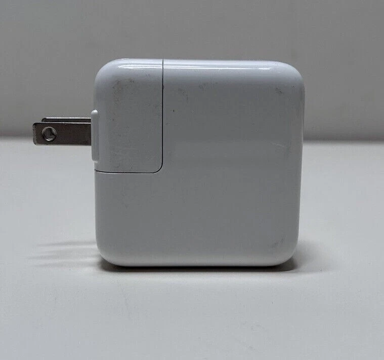 Cargador Adaptador de Corriente USB-C Original Apple 30W A1882 MR2A2LL/A - Probado Foto 2 de 3