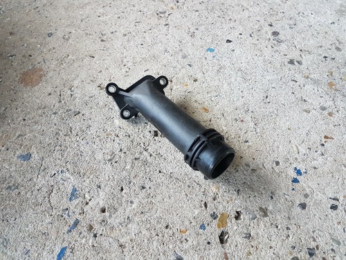 BMW 1er F20 F21 3er F30 F31 N47N Anschlussstutzen Zylinderkopf 7810707