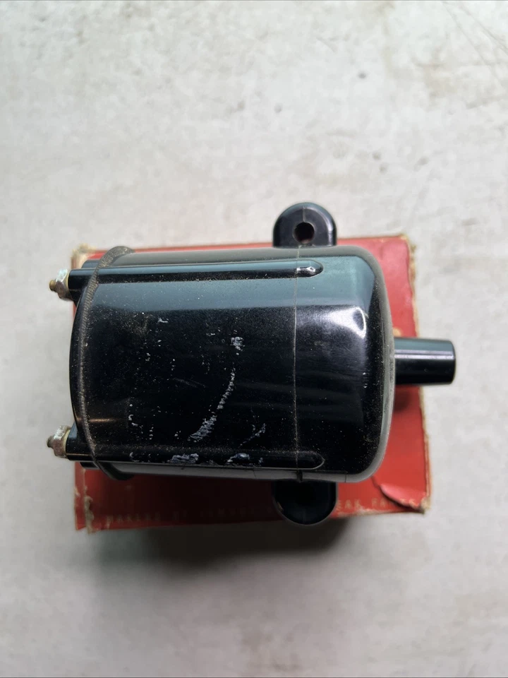 Bobina de encendido productos de motor estándar hechos en EE. UU. pieza de automóvil vintage Foto 2 de 4