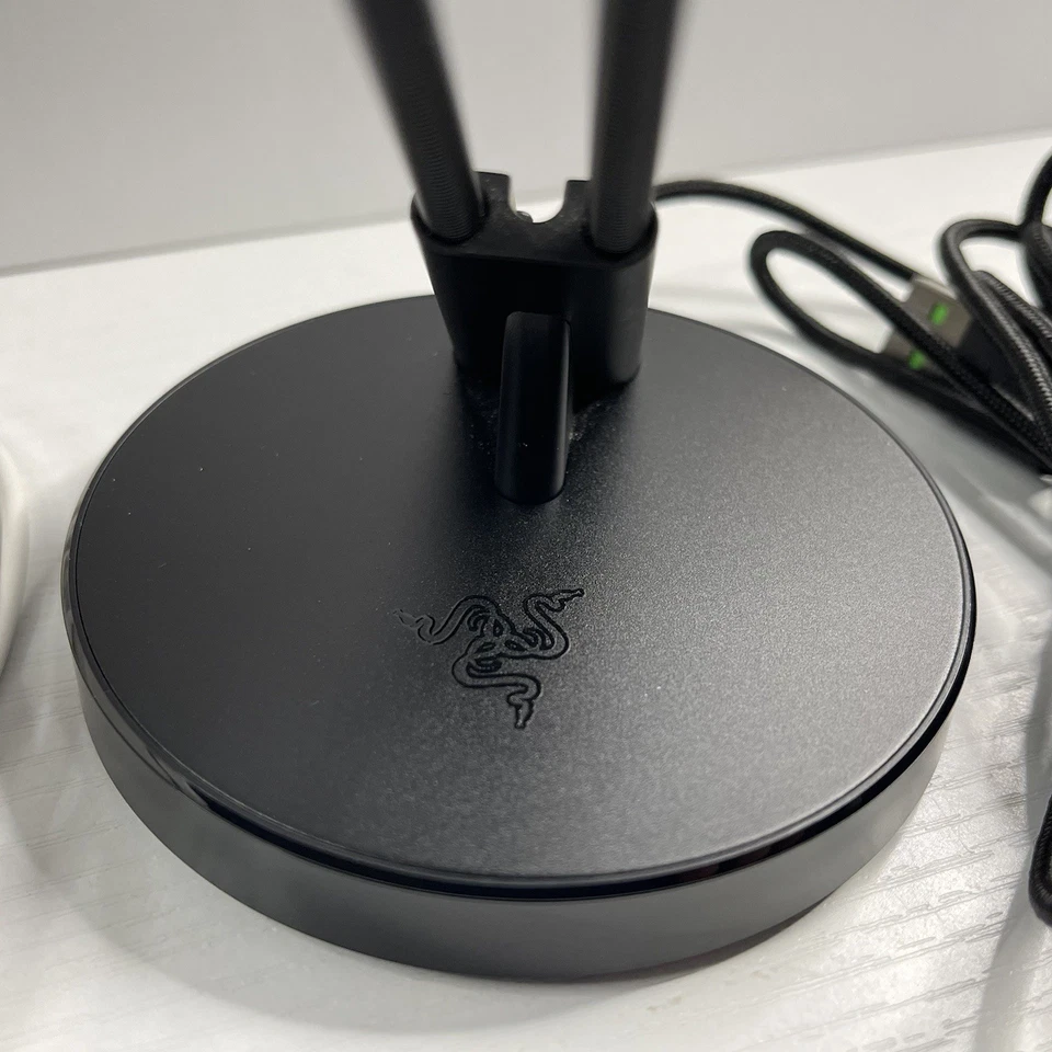 Razor Mouse Bungee & Logitech G203 LightSync Bundle - Great Condition With Box - Image 2 of 4