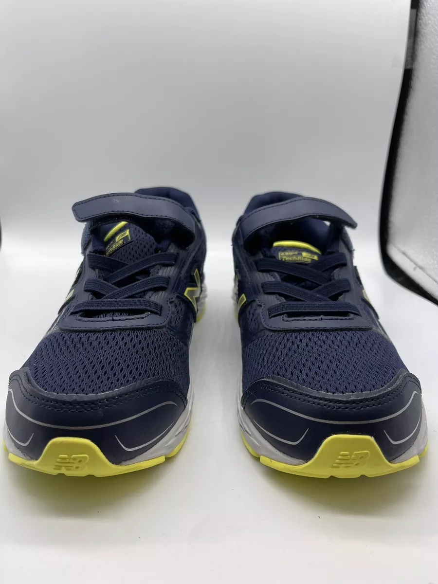New Balance Boys 680 V5 Running Shoe Sz 6