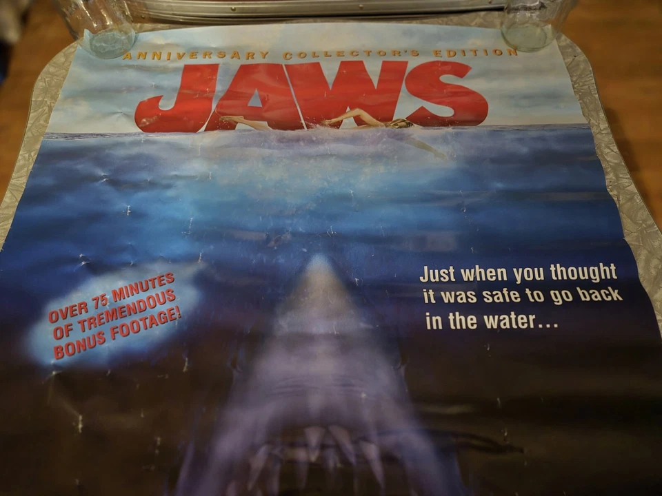 JAWS 25th Anniversary Collectors Edition VHS/DVD POSTER 39x27 Original - Image 4 of 4