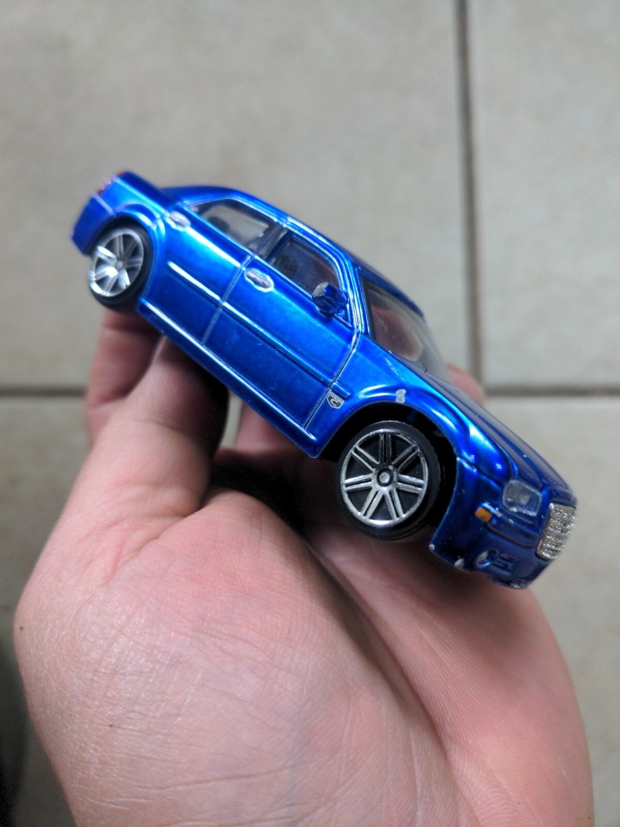 HTF Maisto 2005 Chrysler 300C Hemi 1:43 Scale DieCast Car Playerz