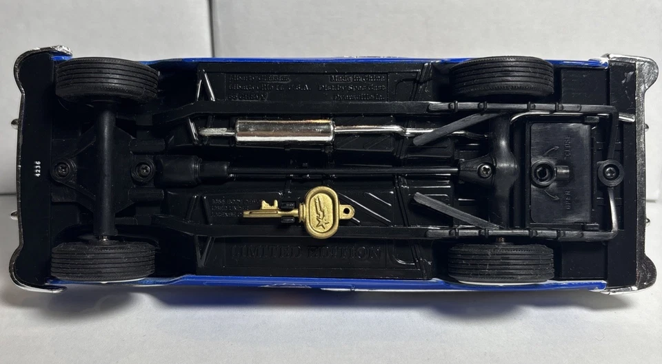 Chevy convertible vintage Liberty Classics Santa's 1955 Die-Cast Bank Pepsi 1:25 Foto 3 de 3